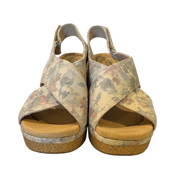 Clarks Giselle Cove Platform Open Toe Wedge Sandals Floral Slingback Sz 9 - Picture 4 of 14